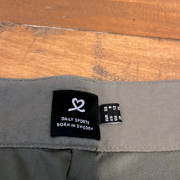 Daily Sport Born in Sweden golf skort - Picture 7 of 10